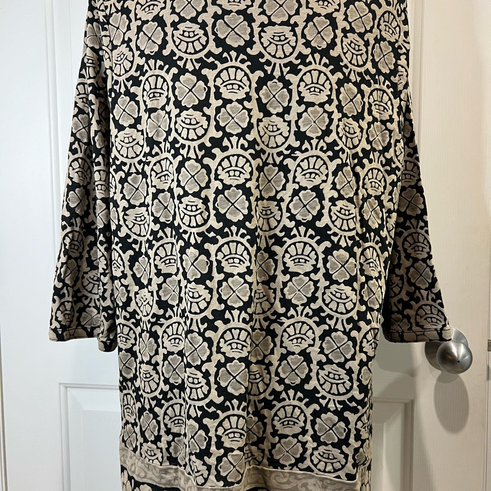 Lucky Brand tan/taupe and black abstract floral boho top size 1X - Picture 4 of 16